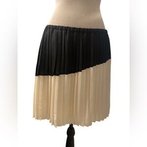 Banana Republic NWT skirt SZ medium